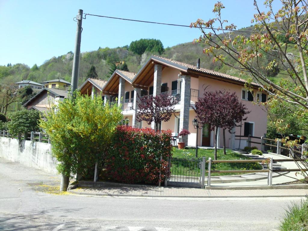 Garni Viggiona Hotel Trarego Buitenkant foto